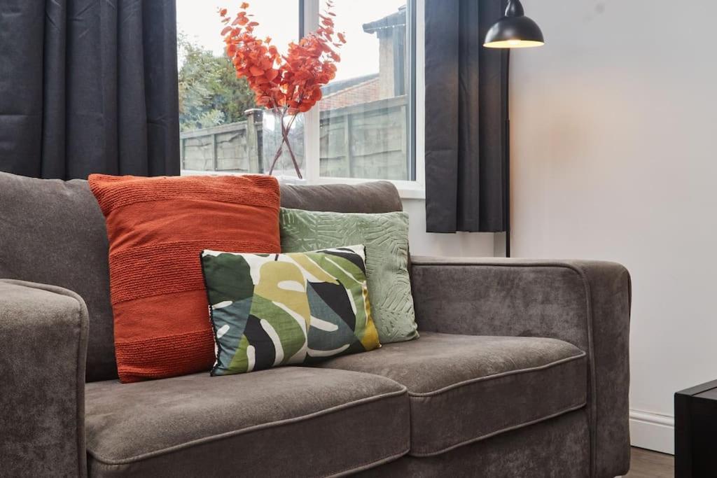 Haw Hill House - Modern 4 Bed Apartamento Normanton  Exterior foto