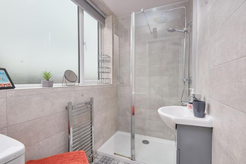 Haw Hill House - Modern 4 Bed Apartamento Normanton  Exterior foto