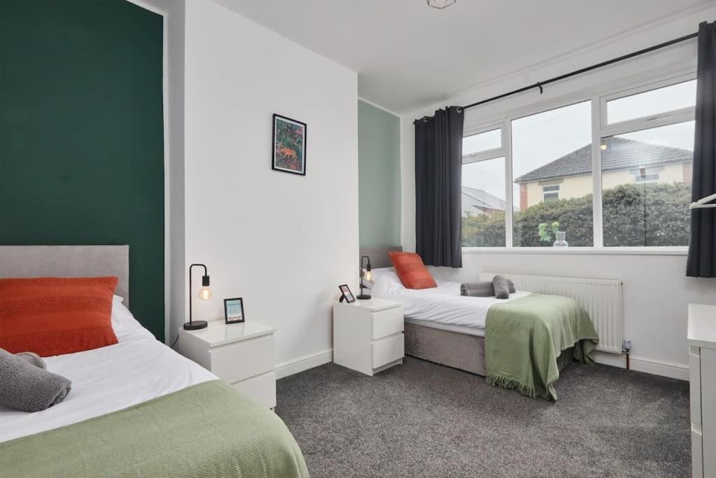 Haw Hill House - Modern 4 Bed Apartamento Normanton  Exterior foto