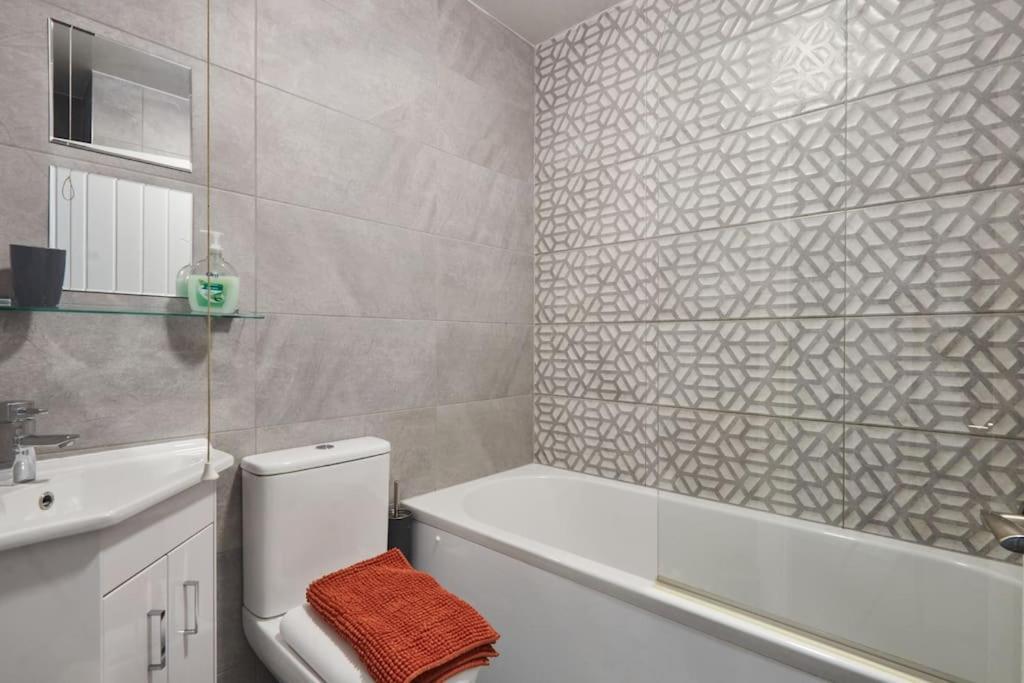 Haw Hill House - Modern 4 Bed Apartamento Normanton  Exterior foto